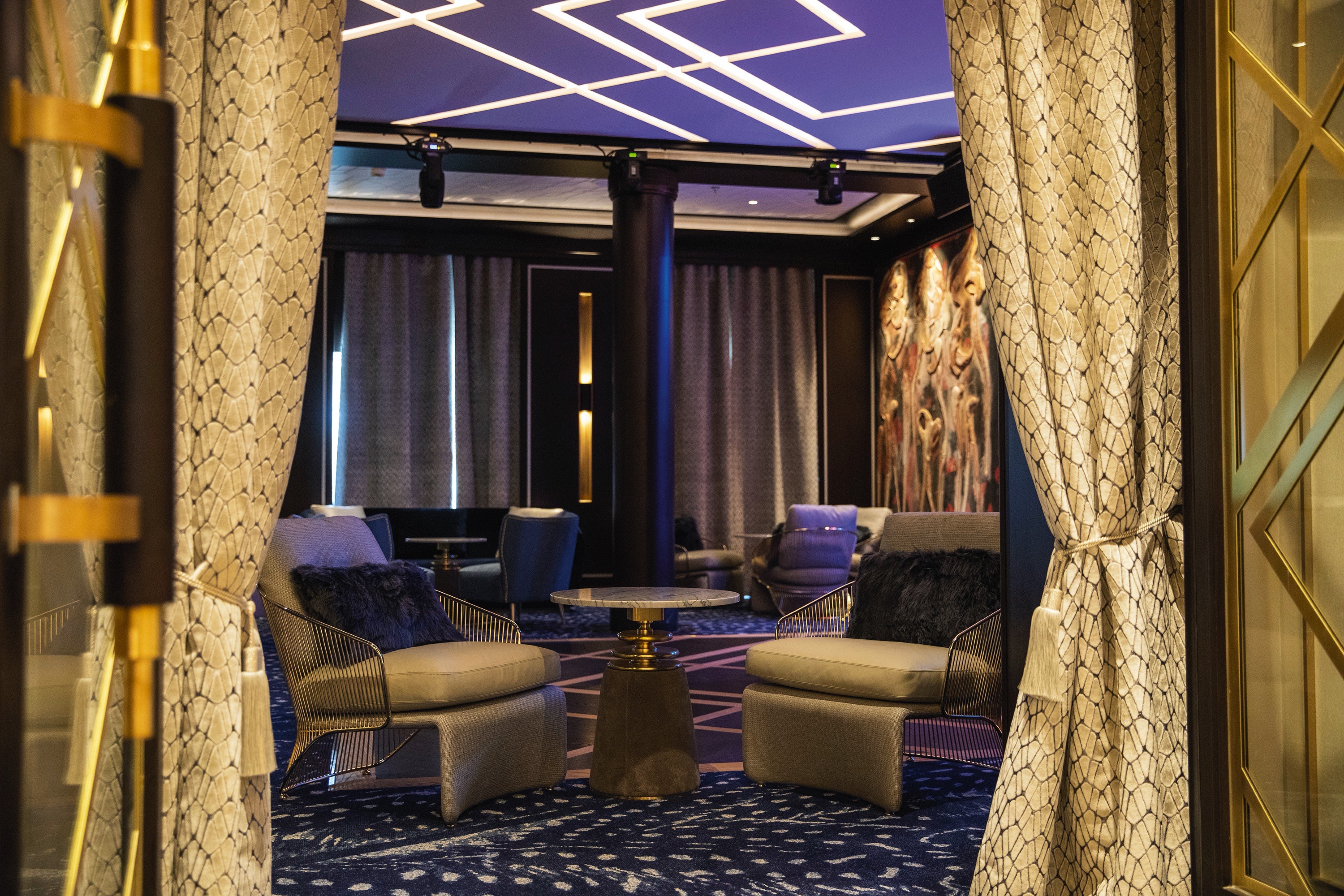 Seven Seas Splendor - Splendor Lounge